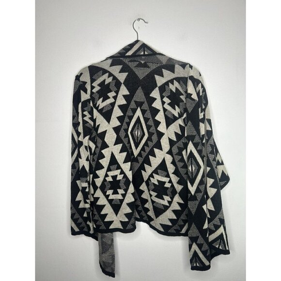 A Knitch Above Womens Cardigan Beige Black Aztec Sweater Open Front Size Medium - Picture 4 of 7
